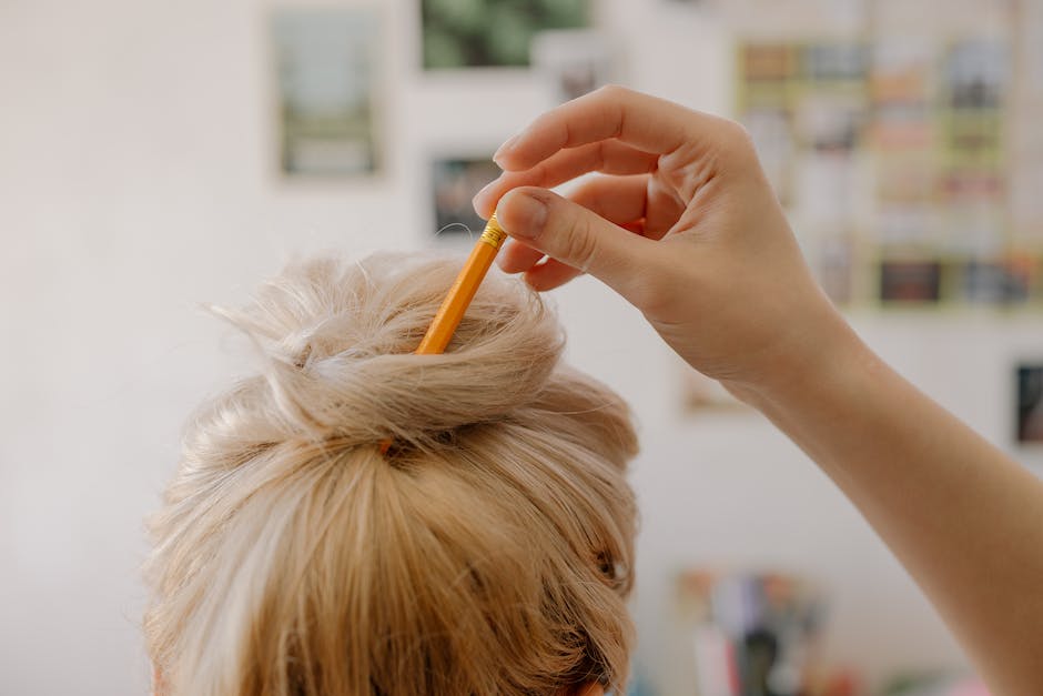  Kosten von Strähnchen bei Friseur für lange Haare